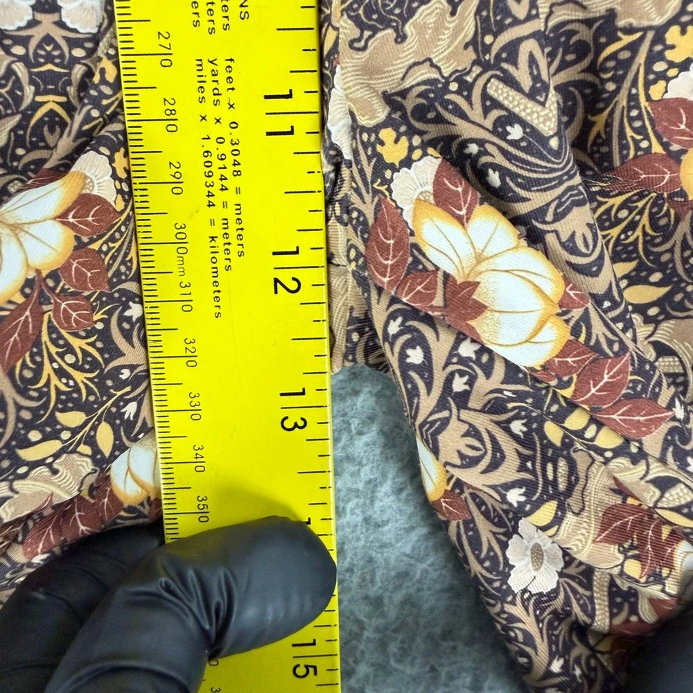 KiraGrace Biker Shorts Womens S Brown Floral Tapestry High Rise Pockets Yoga Gym